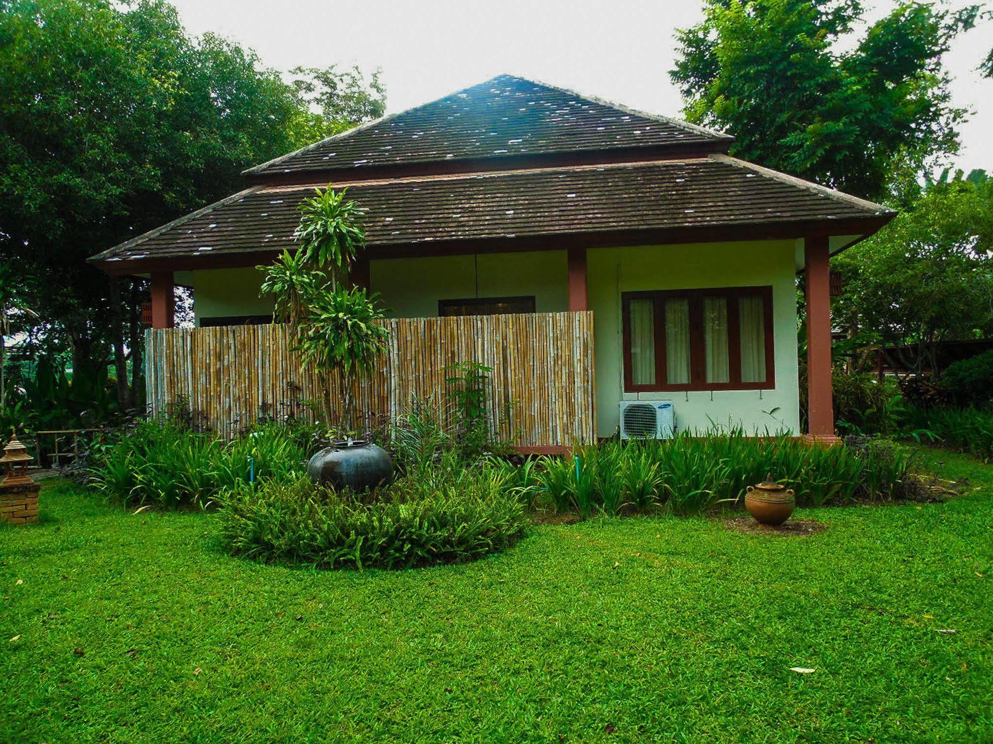 Palm Spa Village Resort Mae Rim Exterior photo
