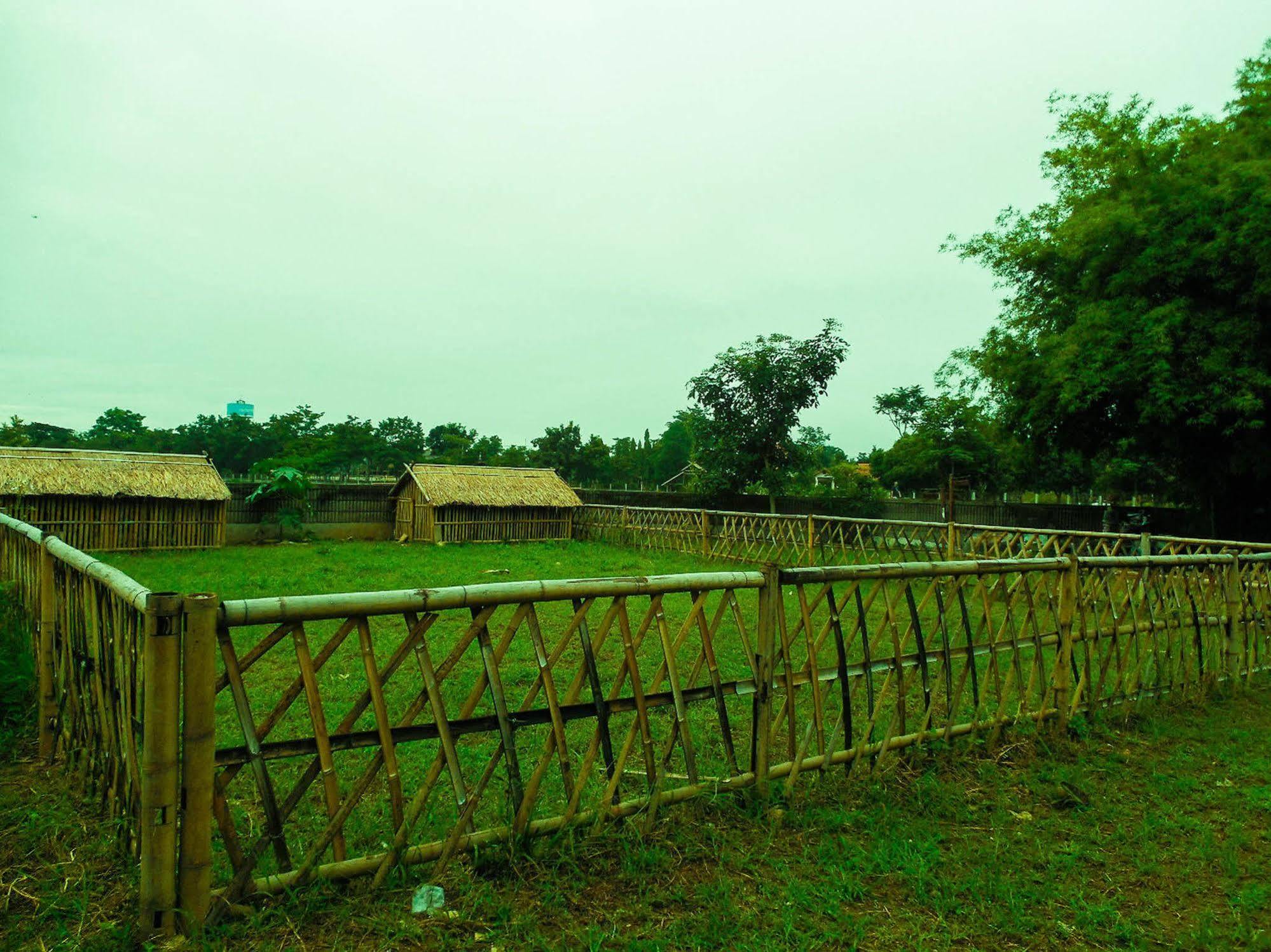 Palm Spa Village Resort Mae Rim Exterior photo