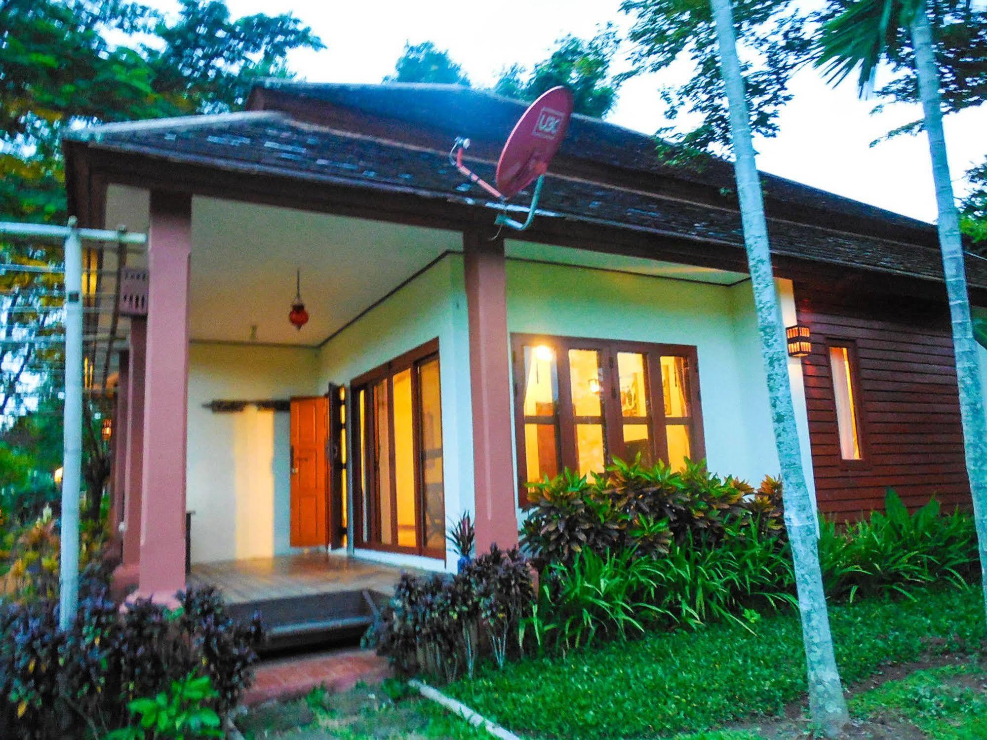 Palm Spa Village Resort Mae Rim Exterior photo